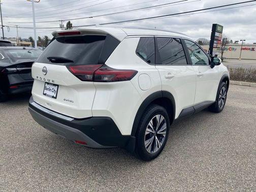 Pearl White Tricoat 2023 Nissan Rogue SV