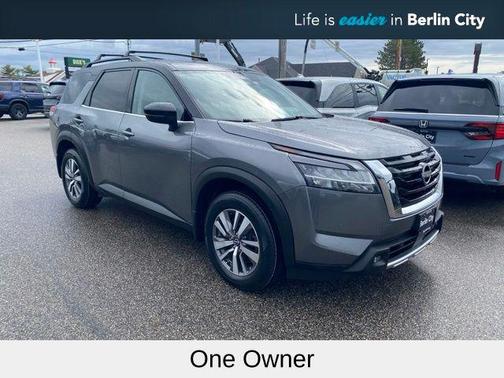 Gun Metallic/Super Black 2022 Nissan Pathfinder SL 4WD