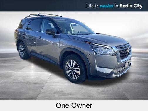 Gun Metallic/Super Black 2022 Nissan Pathfinder SL 4WD