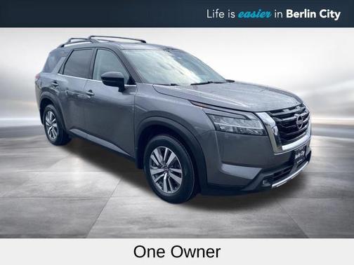 Gun Metallic/Super Black 2022 Nissan Pathfinder SL 4WD