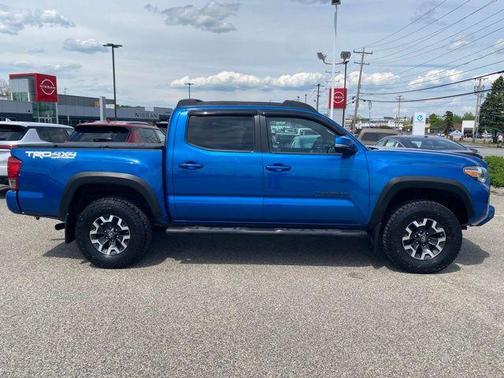 Blazing Blue Pearl 2017 Toyota Tacoma TRD Off Road