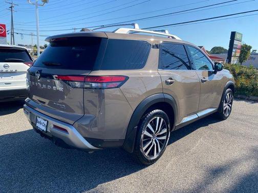 2024 Nissan Pathfinder Platinum 4WD