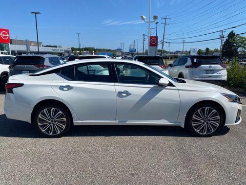 2023 Nissan Altima 2.5 SL