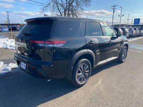 2026 Nissan Pathfinder S