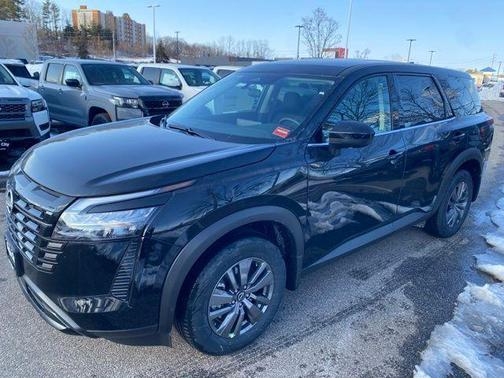 2026 Nissan Pathfinder S