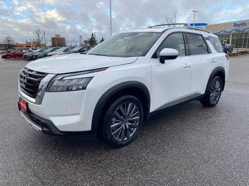 2025 Nissan Pathfinder SL 4WD