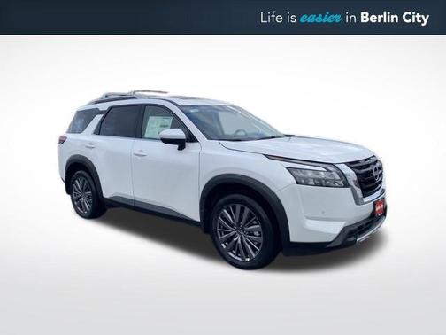 2025 Nissan Pathfinder SL 4WD