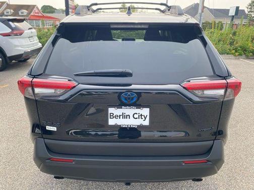 2024 Toyota RAV4 Hybrid SE
