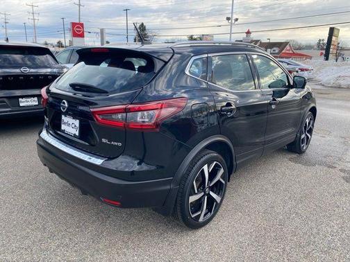 2022 Nissan Rogue Sport SL