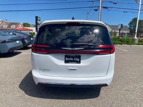 Bright White Clearcoat 2023 Chrysler Pacifica Touring L