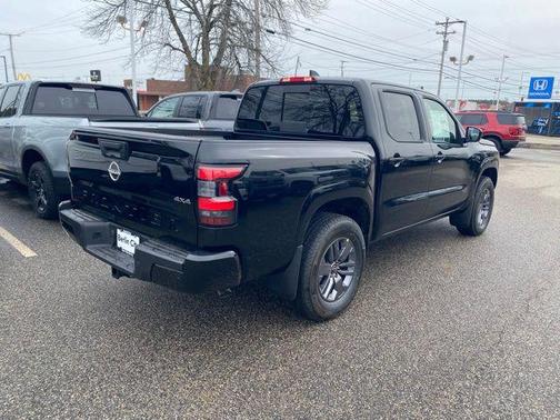 Super Black 2026 Nissan Frontier SV