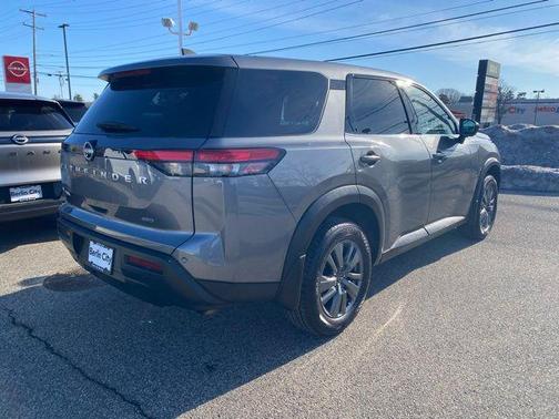 Gun Metallic 2024 Nissan Pathfinder S 4WD