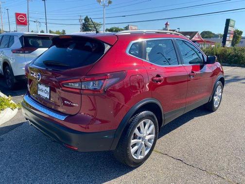 2022 Nissan Rogue Sport SV