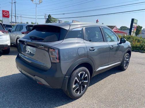2025 Nissan Kicks SV