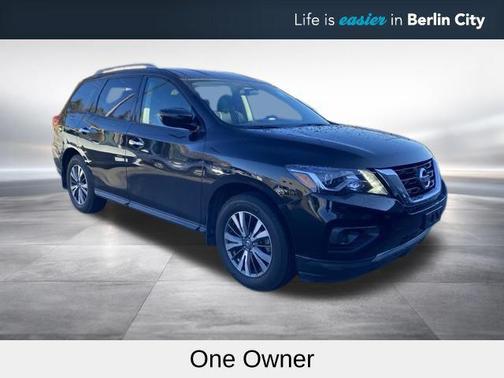 Magnetic Black Metallic 2017 Nissan Pathfinder S