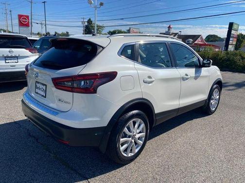 2022 Nissan Rogue Sport SV