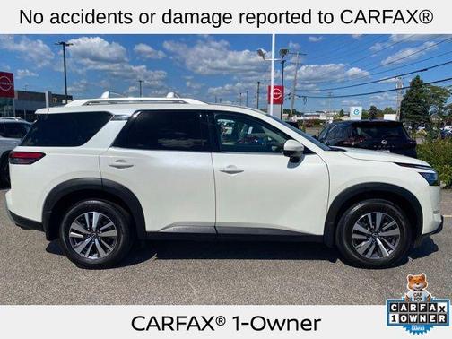 2023 Nissan Pathfinder SL 4WD