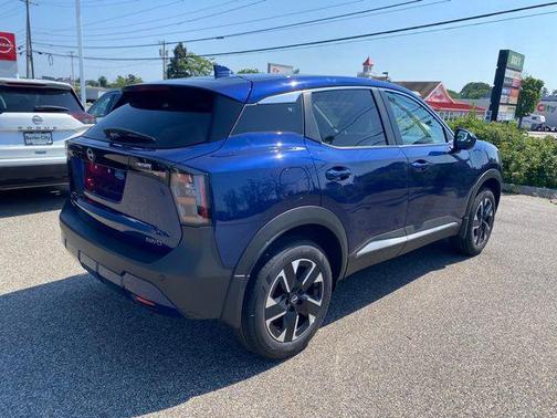 2025 Nissan Kicks SV