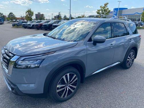 2025 Nissan Pathfinder Platinum 4WD