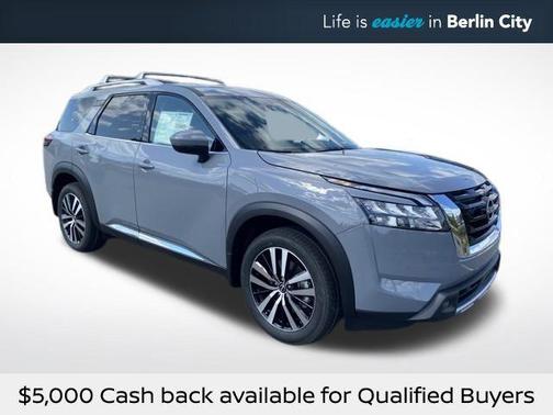 2025 Nissan Pathfinder Platinum 4WD