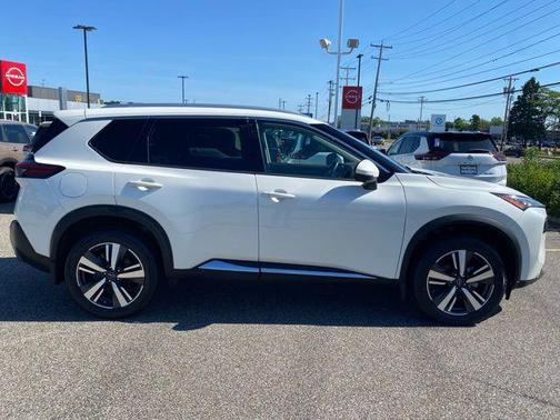 2022 Nissan Rogue SL