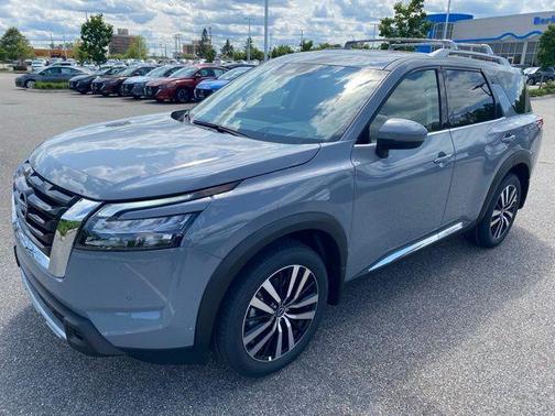 2025 Nissan Pathfinder Platinum 4WD