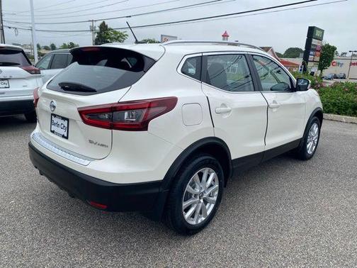 2022 Nissan Rogue Sport SV