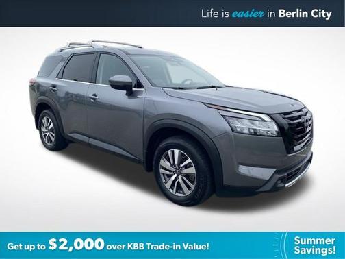 2023 Nissan Pathfinder SL 4WD