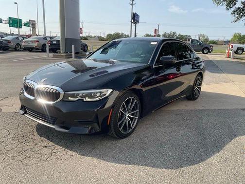 2019 BMW 330 i
