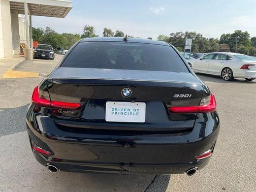 2019 BMW 330 i