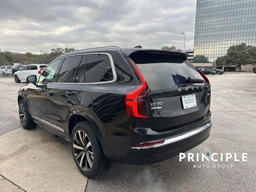 2025 Volvo XC90 Plug-In Hybrid T8 Core 7-Seater