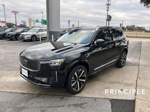 2025 Volvo XC90 Plug-In Hybrid T8 Core 7-Seater