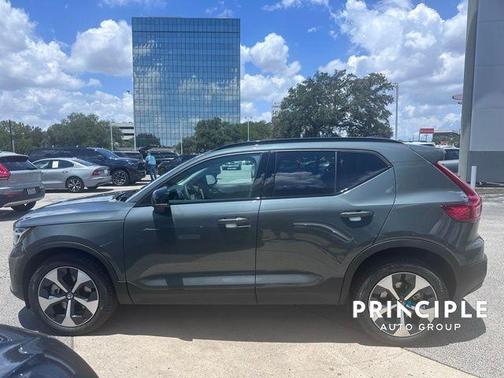 2026 Volvo XC40 B5 Plus