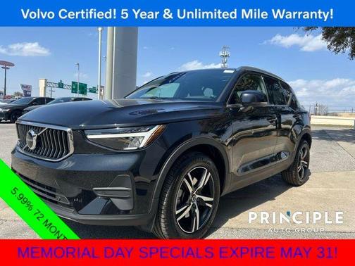 2025 Volvo XC40 B5 Core Bright Theme