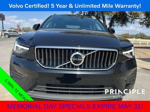 2025 Volvo XC40 B5 Core Bright Theme