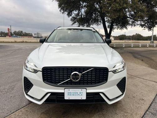 2025 Volvo XC60 Plug-In Hybrid T8 Ultra