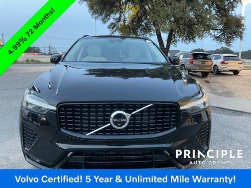 2023 Volvo XC60 B5 Plus Dark Theme