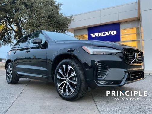 2023 Volvo XC60 B5 Plus Dark Theme