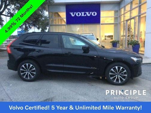 2023 Volvo XC60 B5 Plus Dark Theme