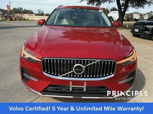 2023 Volvo XC60 Recharge Plug-In Hybrid T8 Plus Bright Theme