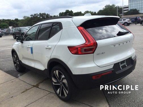 2026 Volvo XC40 B4 Plus