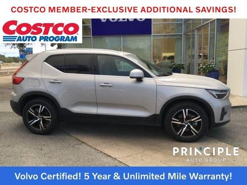2025 Volvo XC40 B5 Core Bright Theme