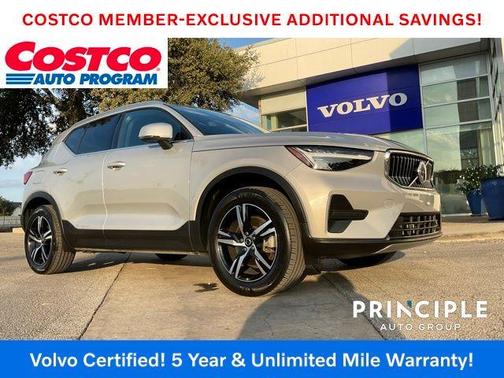 2025 Volvo XC40 B5 Core Bright Theme