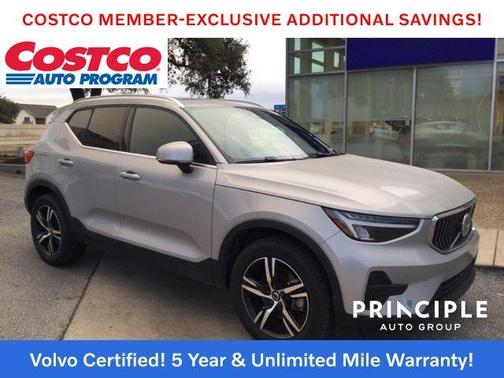 2025 Volvo XC40 B5 Core Bright Theme