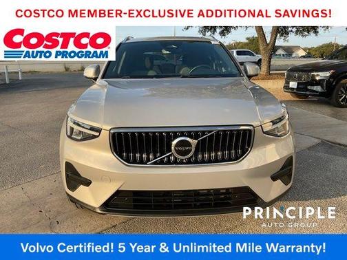 2025 Volvo XC40 B5 Core Bright Theme