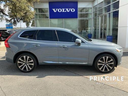 2023 Volvo XC60 B5 Ultimate Bright Theme