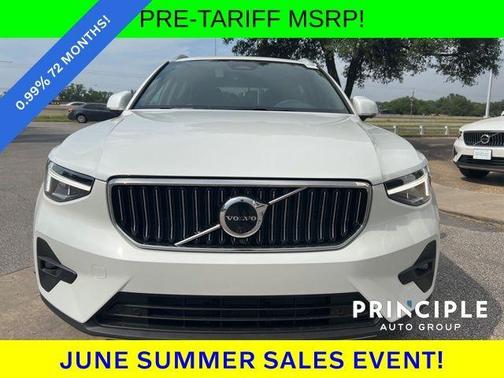 2025 Volvo XC40 B5 Plus Bright Theme