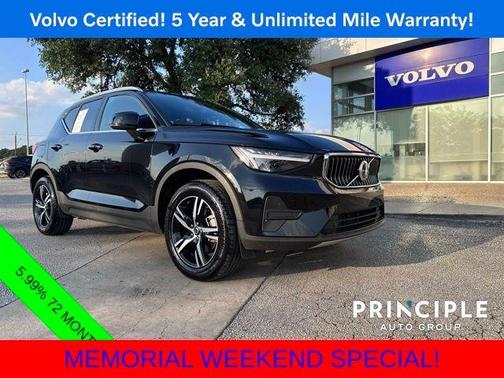 2025 Volvo XC40 B5 Core Bright Theme