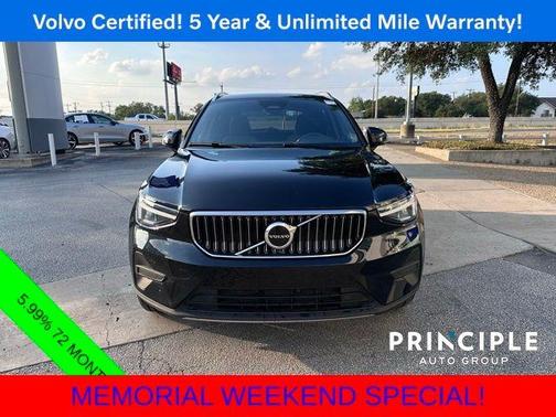 2025 Volvo XC40 B5 Core Bright Theme