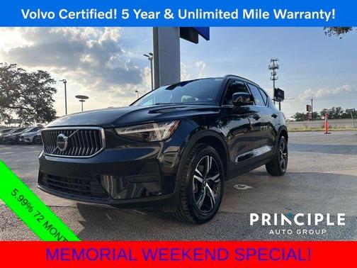 2025 Volvo XC40 B5 Core Bright Theme